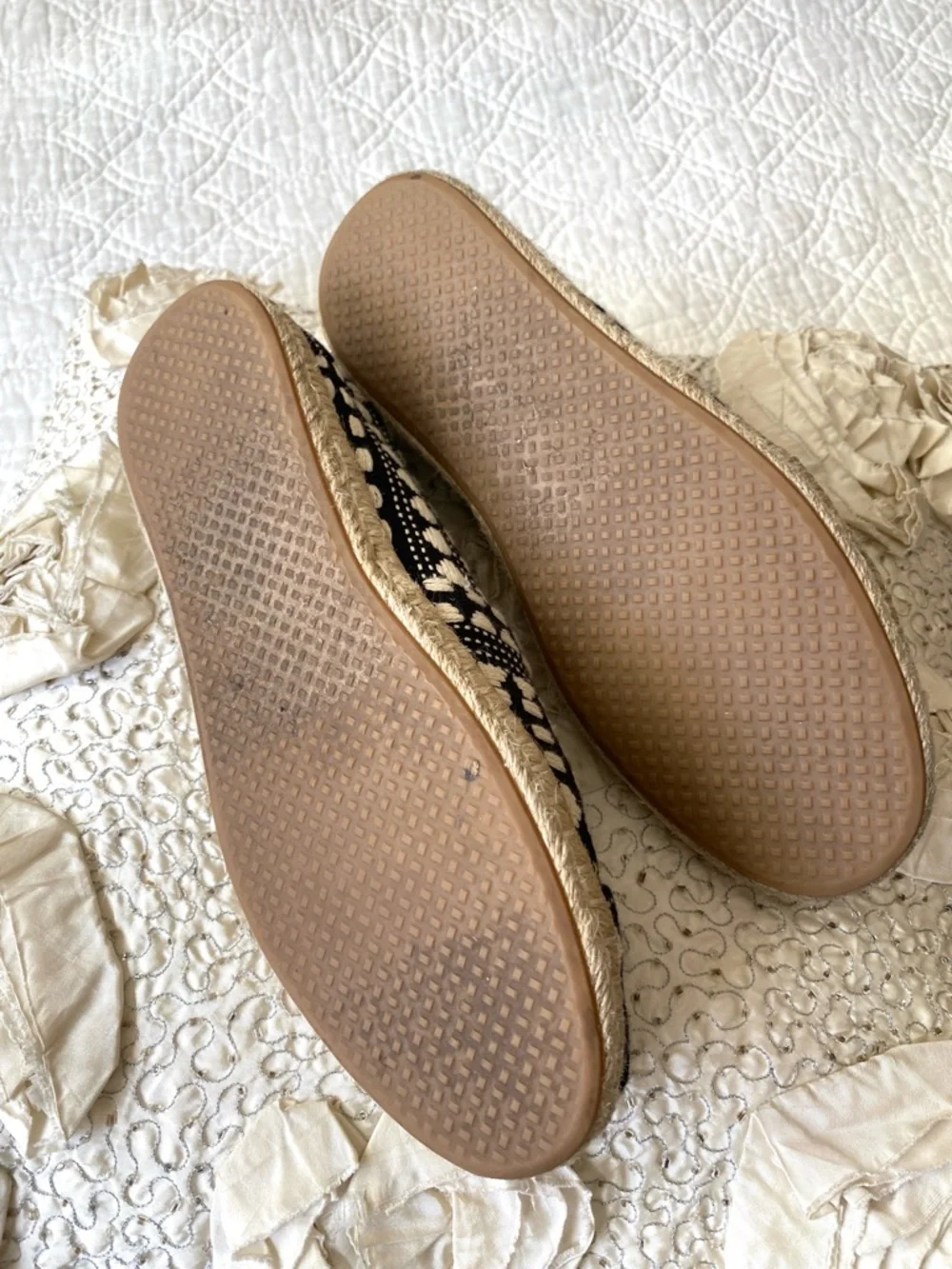 TOMS Black And White Patterned Slip On Casual Summer Espadrilles Size 7.5